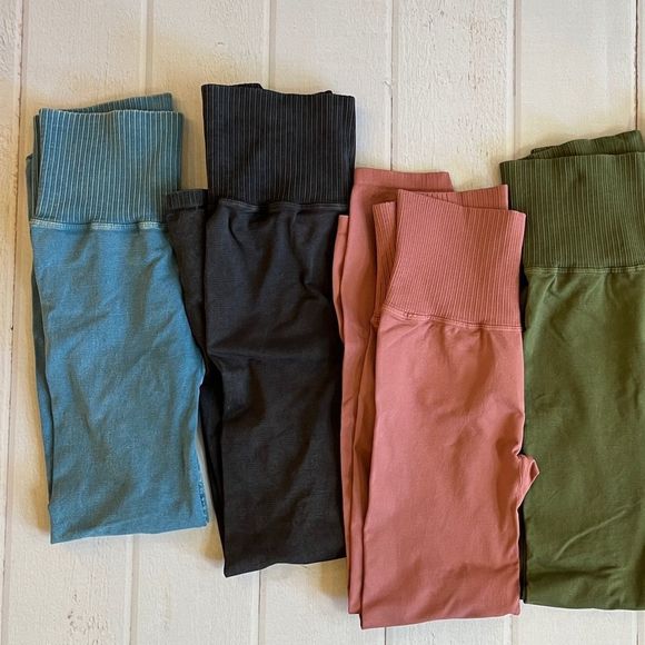 ⚠️SOLD-OUT⚠️For-Now⚠️5/17/25⚠️Free People Movement 5 piece Mystery Box - Picture 9 of 16